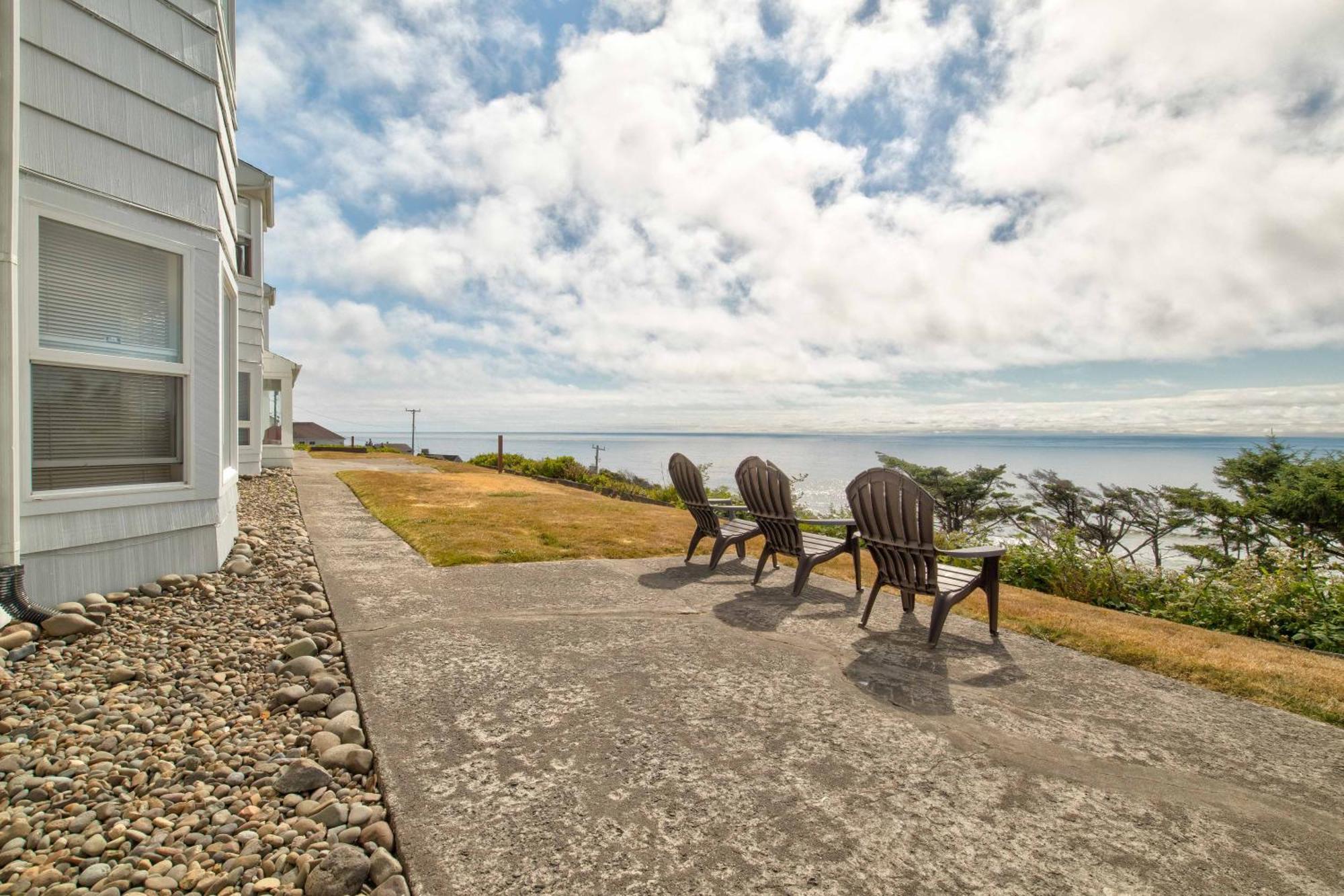 Ester Lee Oceanview Inn Λίνκολν Σίτι Εξωτερικό φωτογραφία