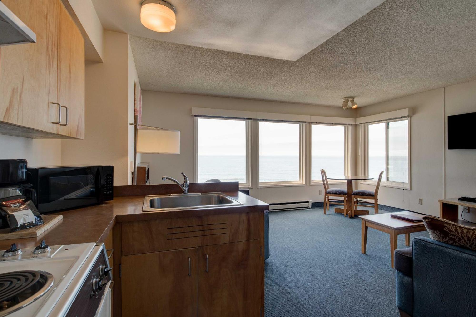 Ester Lee Oceanview Inn Λίνκολν Σίτι Δωμάτιο φωτογραφία