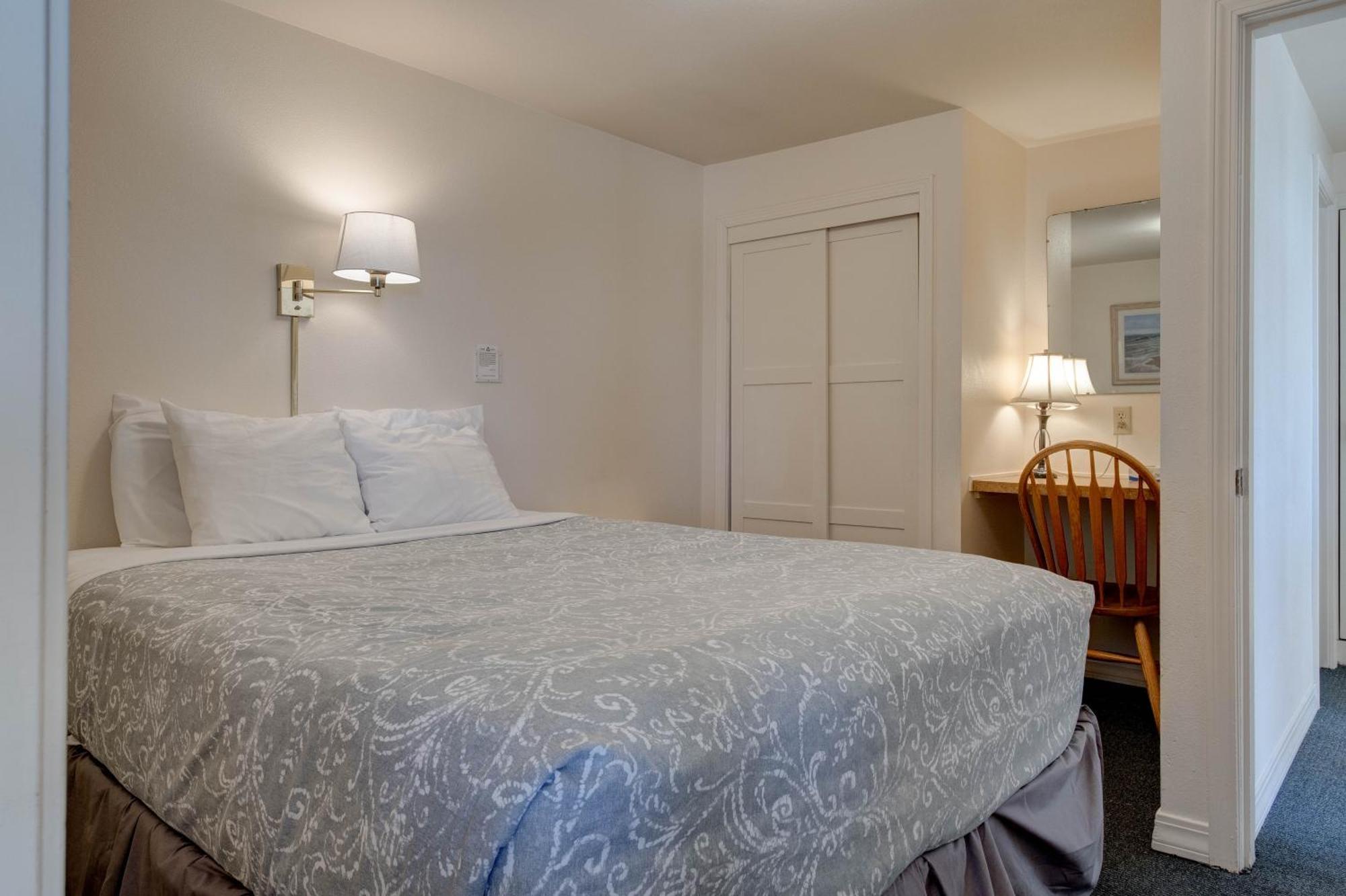 Ester Lee Oceanview Inn Λίνκολν Σίτι Δωμάτιο φωτογραφία